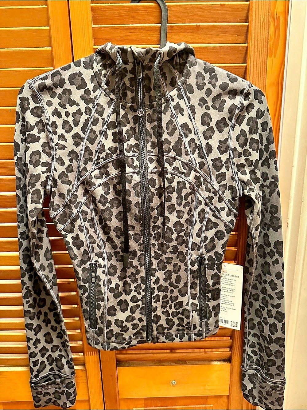 Lululemon Define Cropped Jacket *Nulu Animal Print